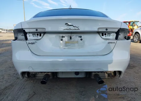 2017 Jaguar Xe 25T z USA, uszkodzony, nr VIN SAJAR4BG7HA960144